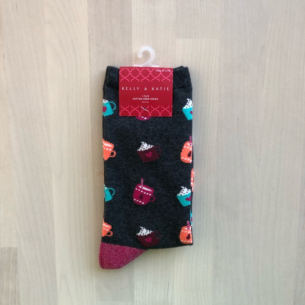 Kelly & Katie Hot Cocoa Coffee Mug Crew Socks